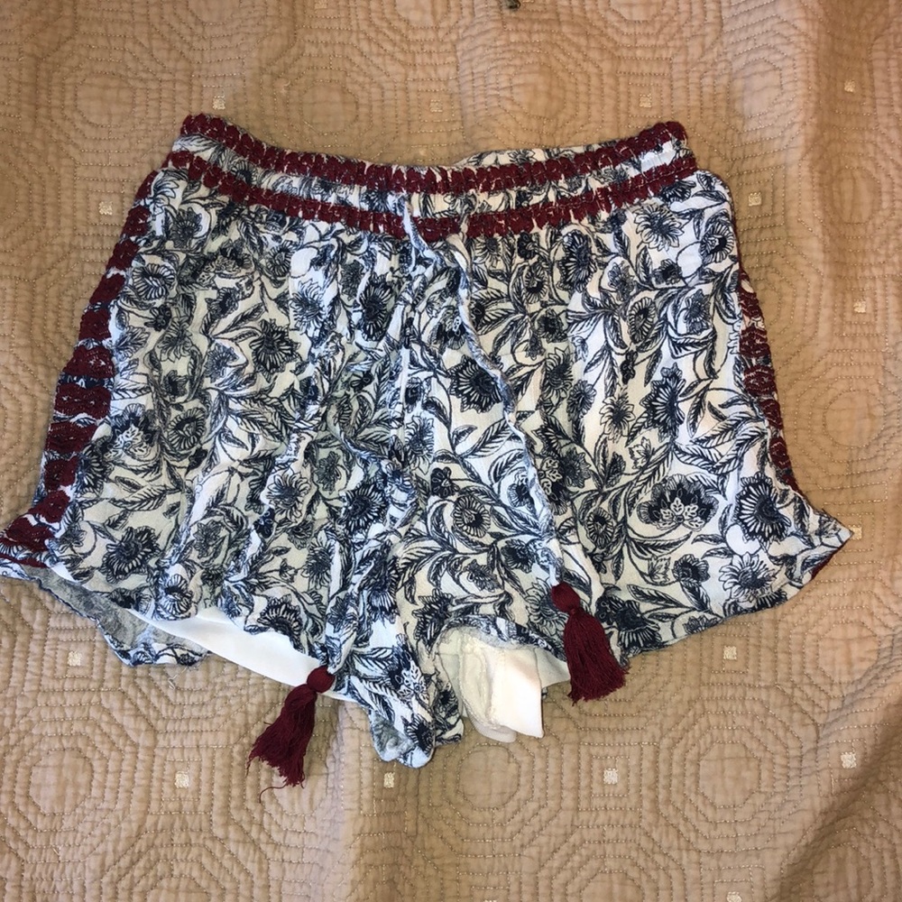 Pattern Flowy Shorts Blue Red Tassels